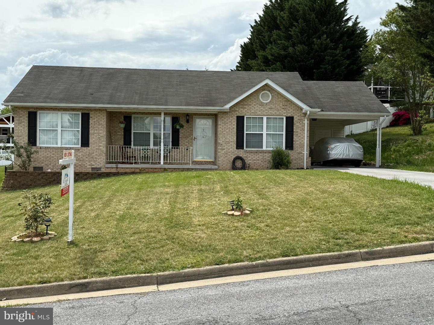 1175 Brook Ct Property Photo 1