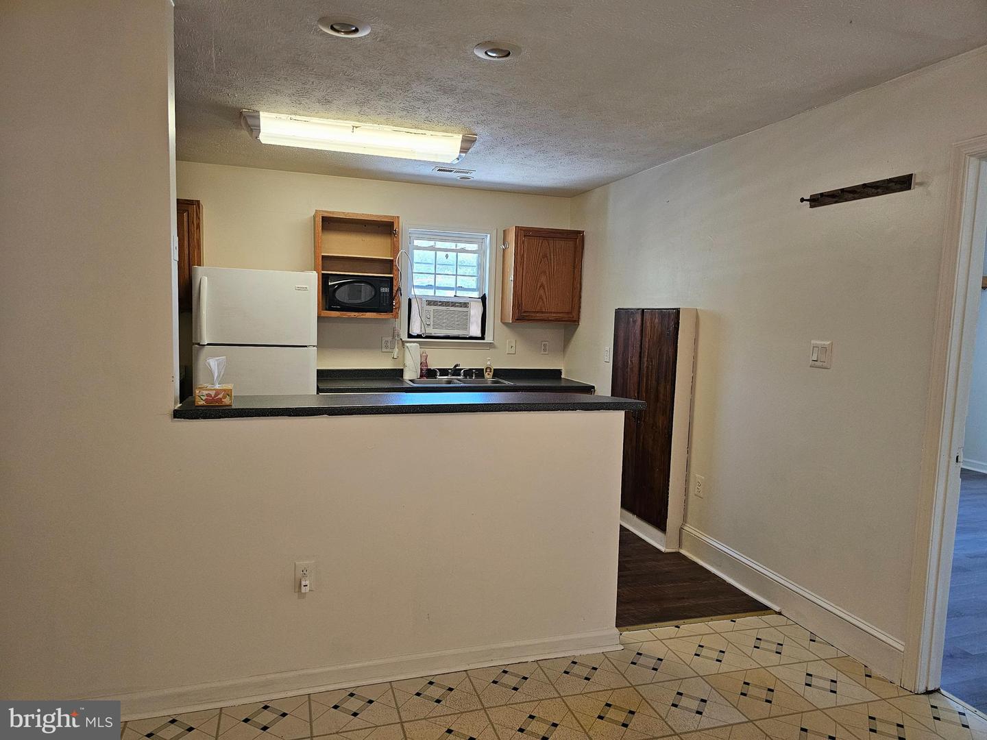 1202 N Royal Ave #d Property Photo 1