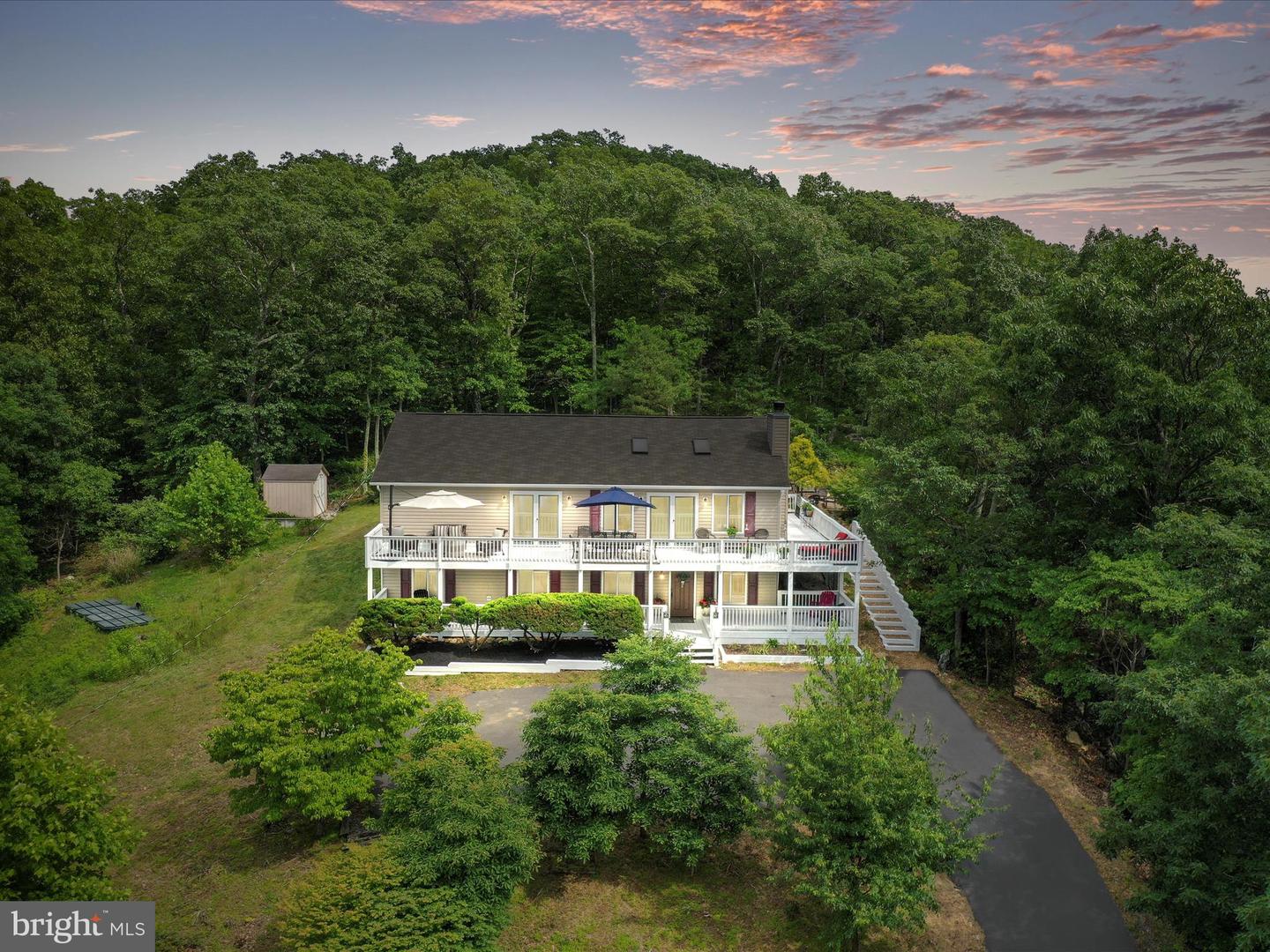 1390 APPLEWOOD DR