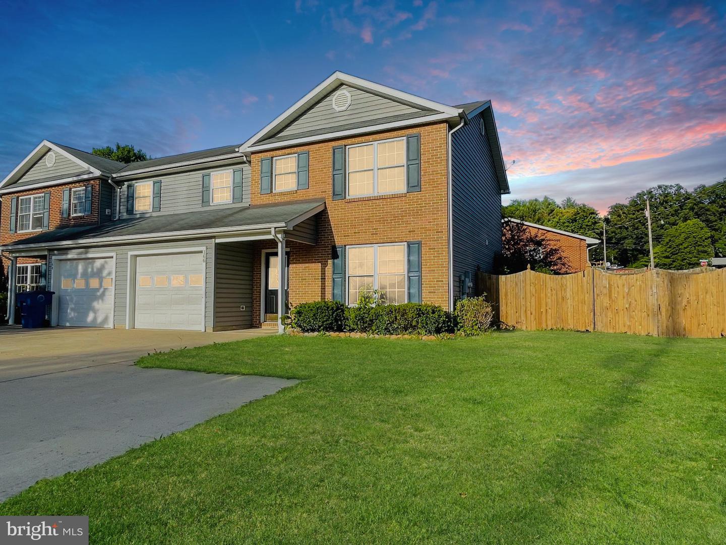 166 Kerfoot Ave Property Photo 1