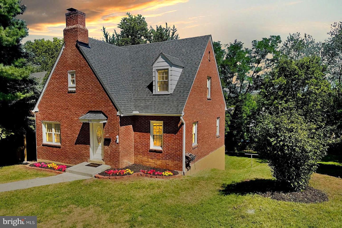 315 Villa Ave Property Photo 1