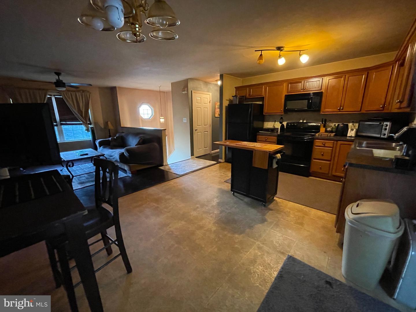 34 Wambach Ct Property Photo 5