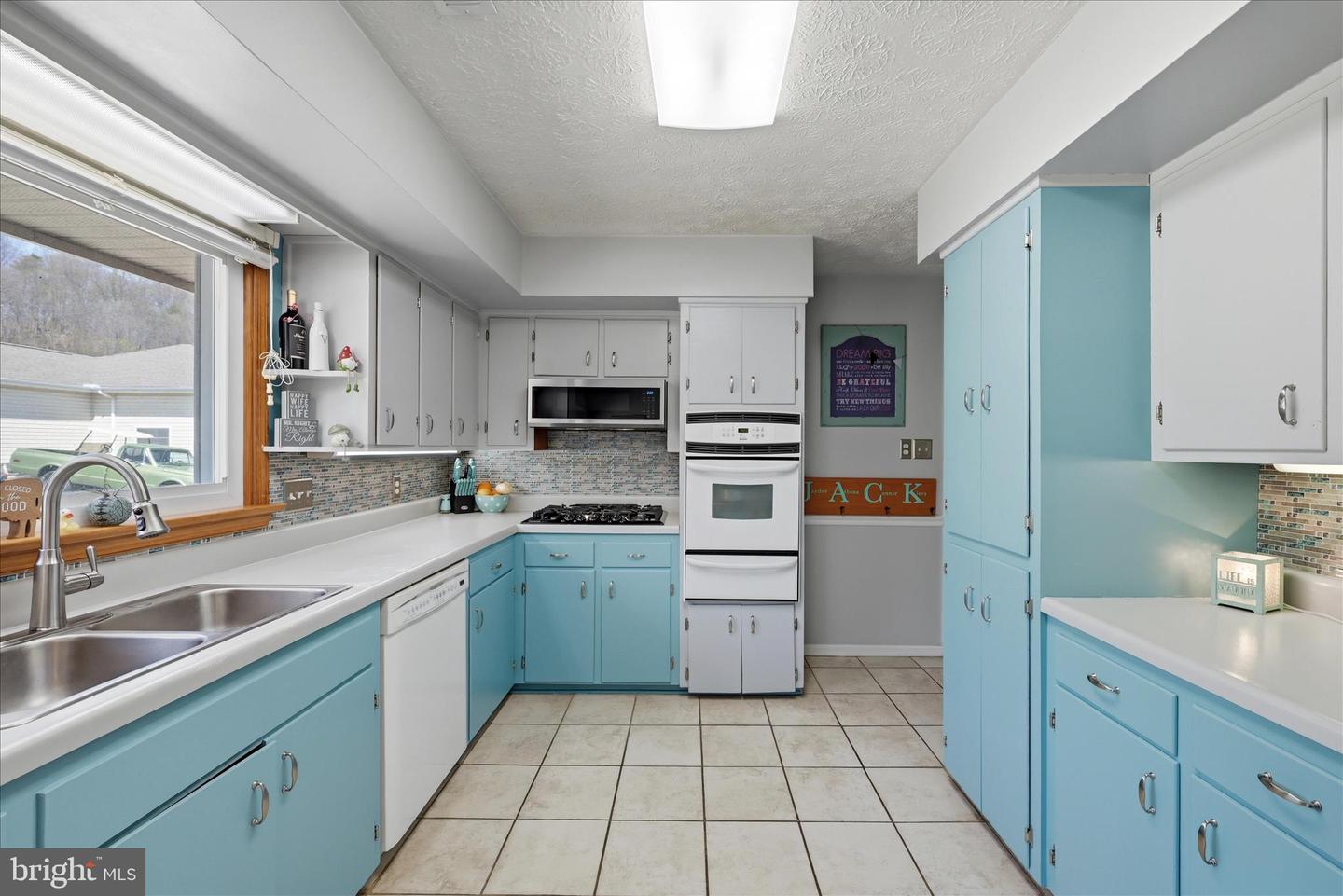 4001 Bentonville Rd Property Photo 15