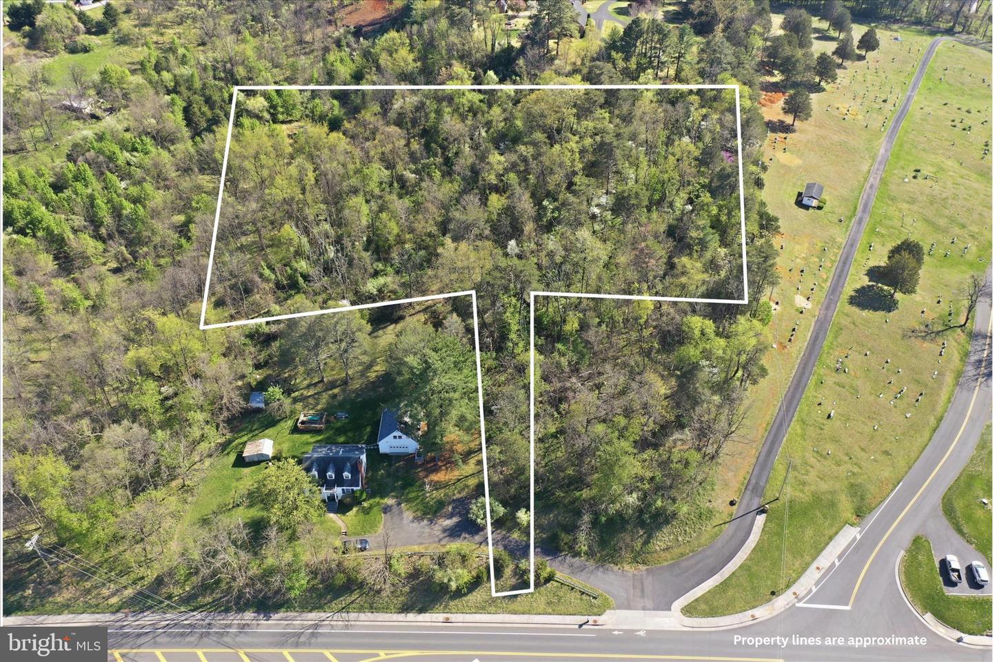 Happy Creek Rd Property Photo 1