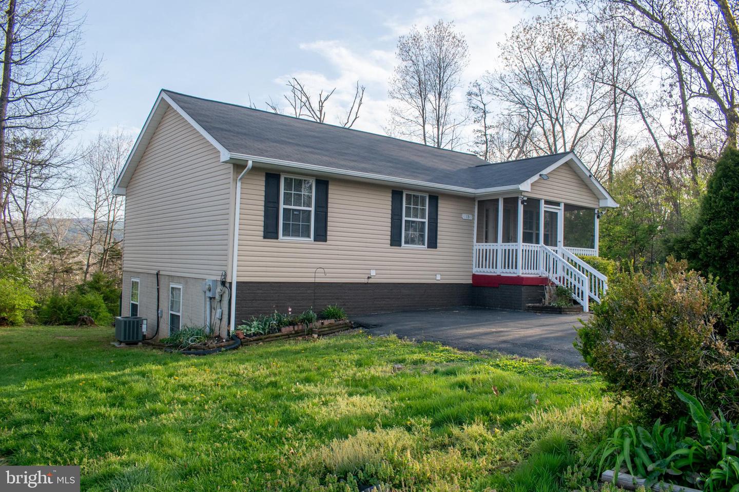 13 CRESTVIEW DR