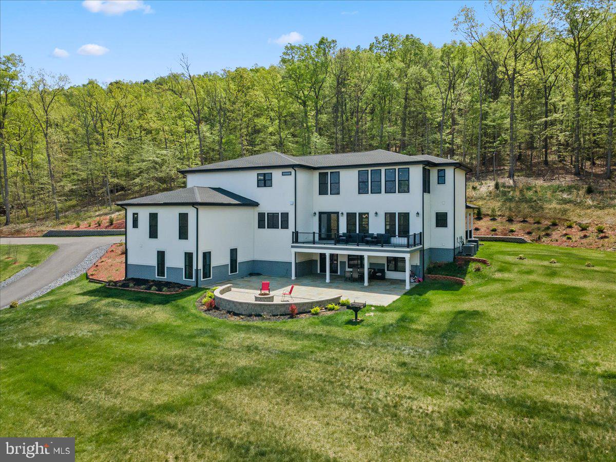 138 Wooded Ln Property Photo 1