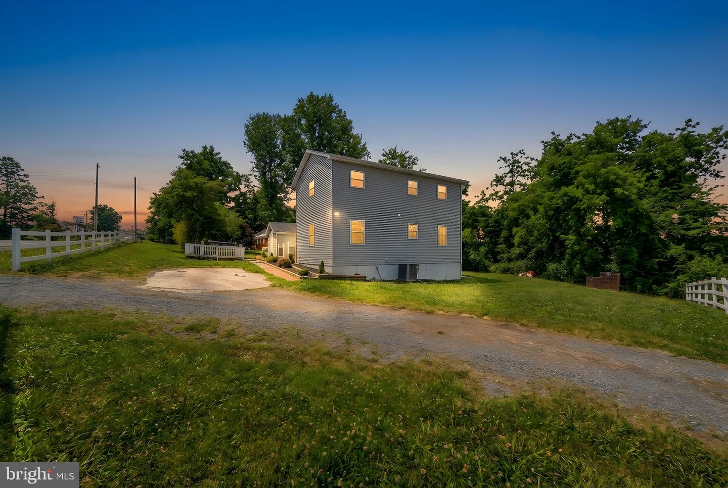 671 Pine Ridge Dr Property Photo 4