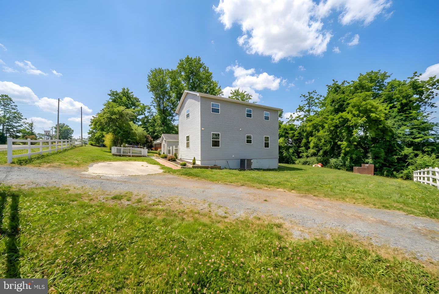 671 Pine Ridge Dr Property Photo 17