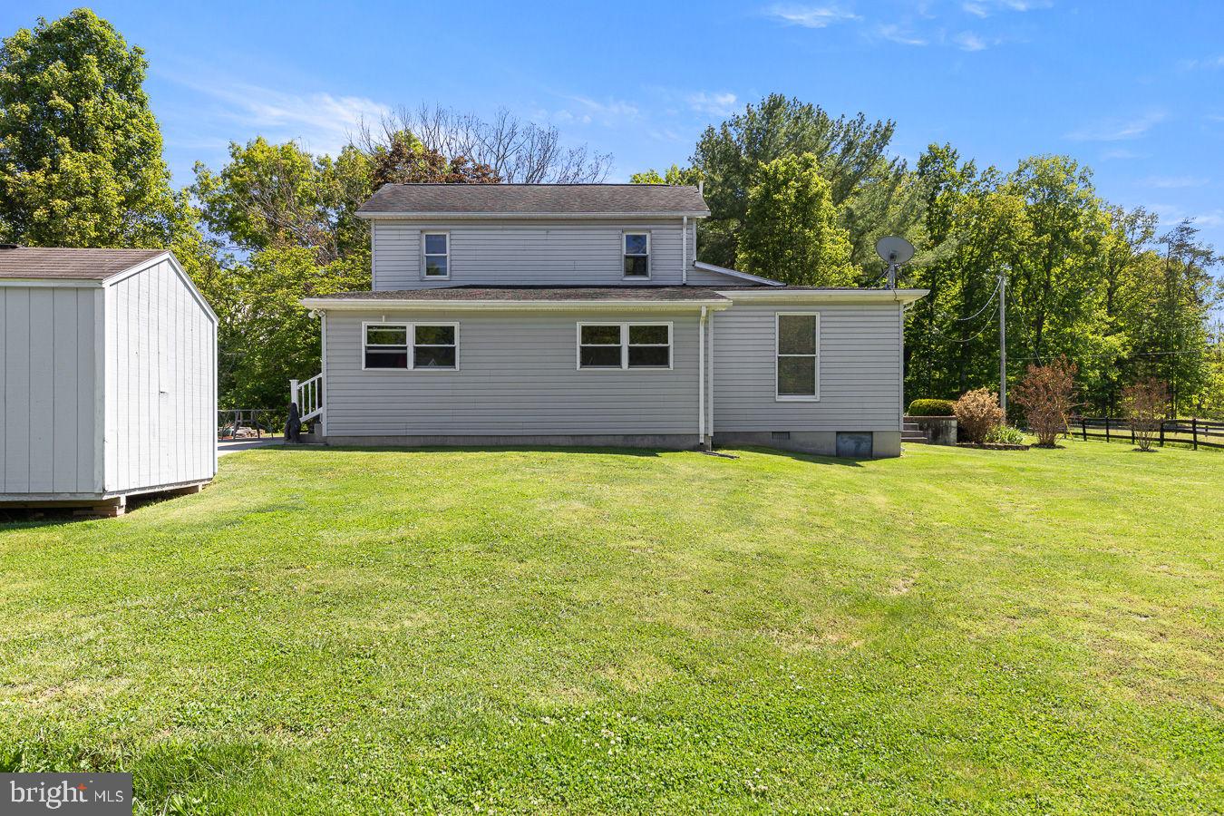 485 Esteppe Rd Property Photo 4