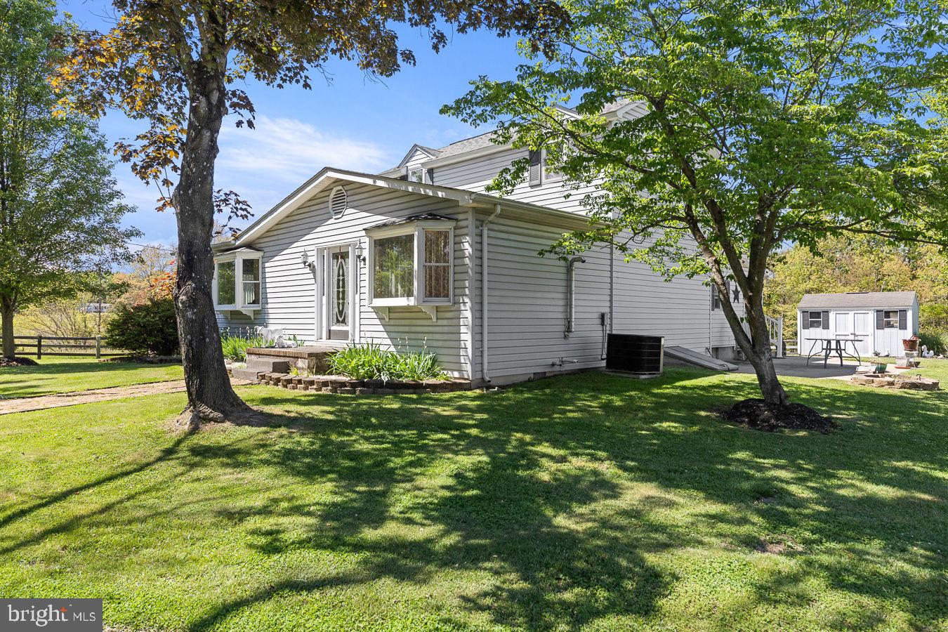 485 Esteppe Rd Property Photo 9