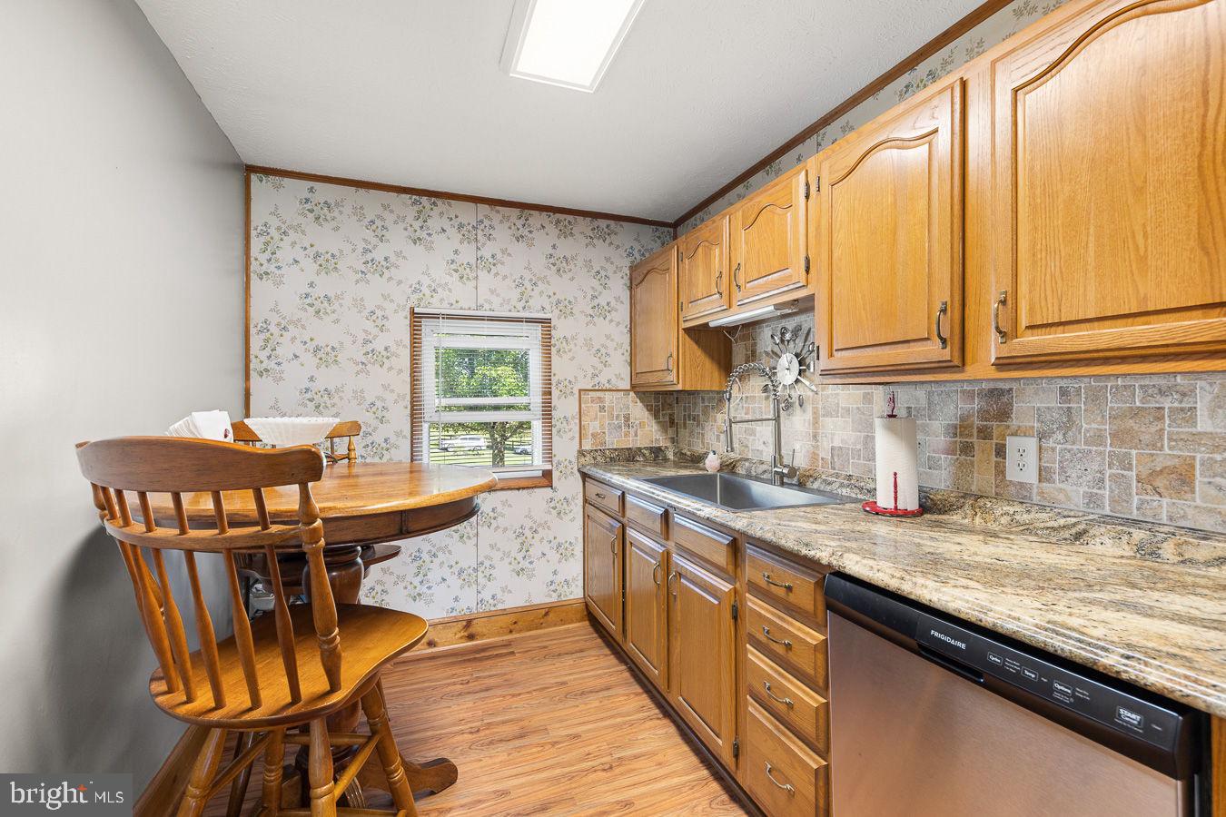 485 Esteppe Rd Property Photo 24