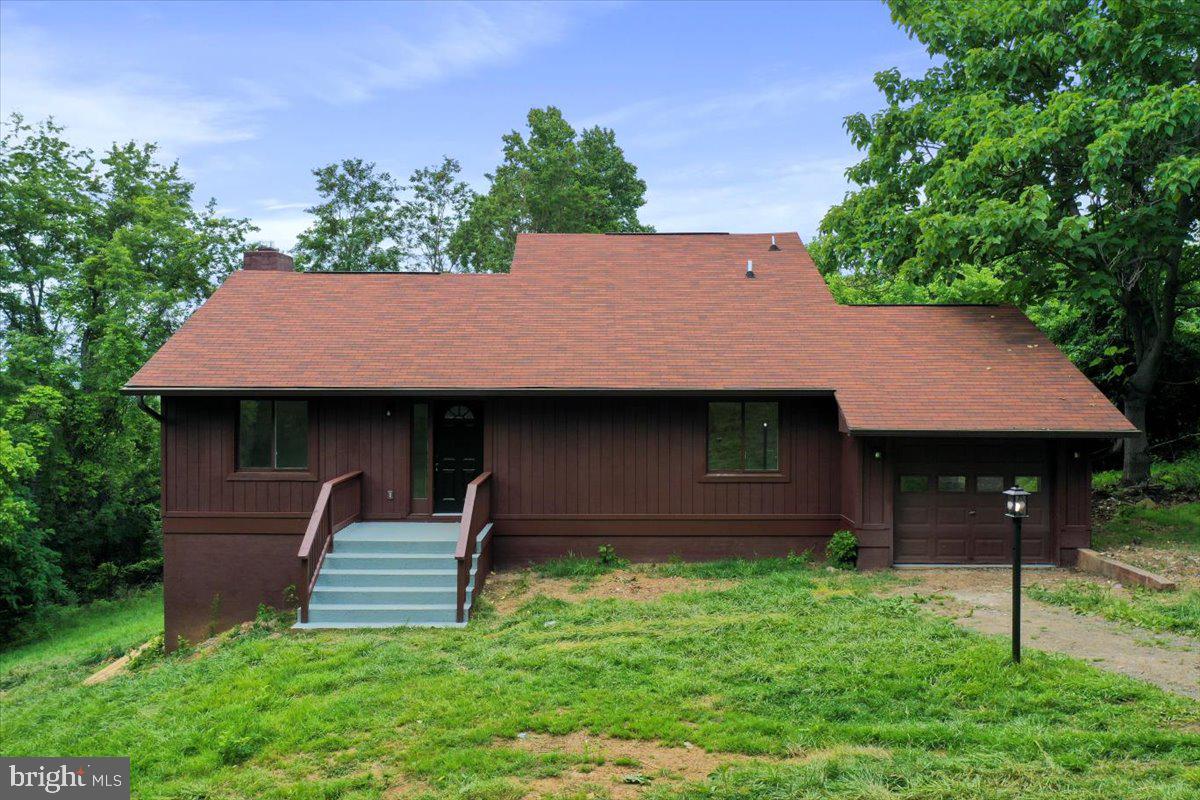 143 ZINN WAY Property Photo 1