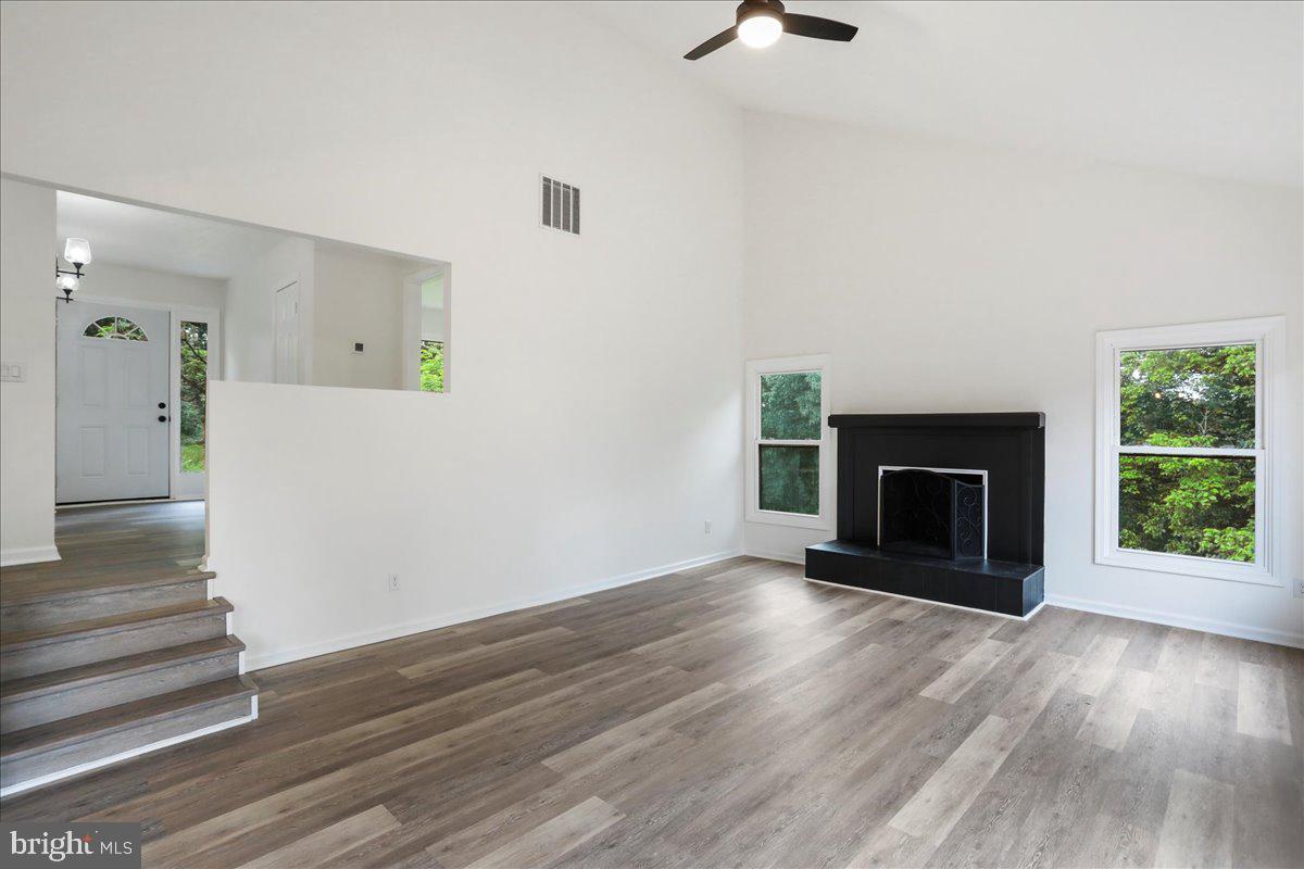 143 Zinn Way Property Photo 10
