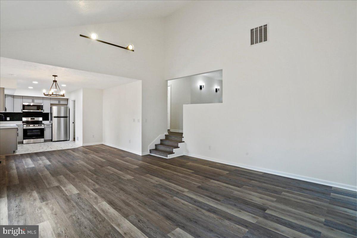 143 Zinn Way Property Photo 12