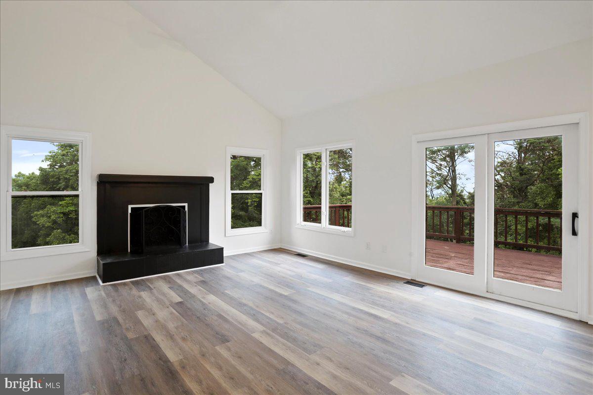 143 Zinn Way Property Photo 13