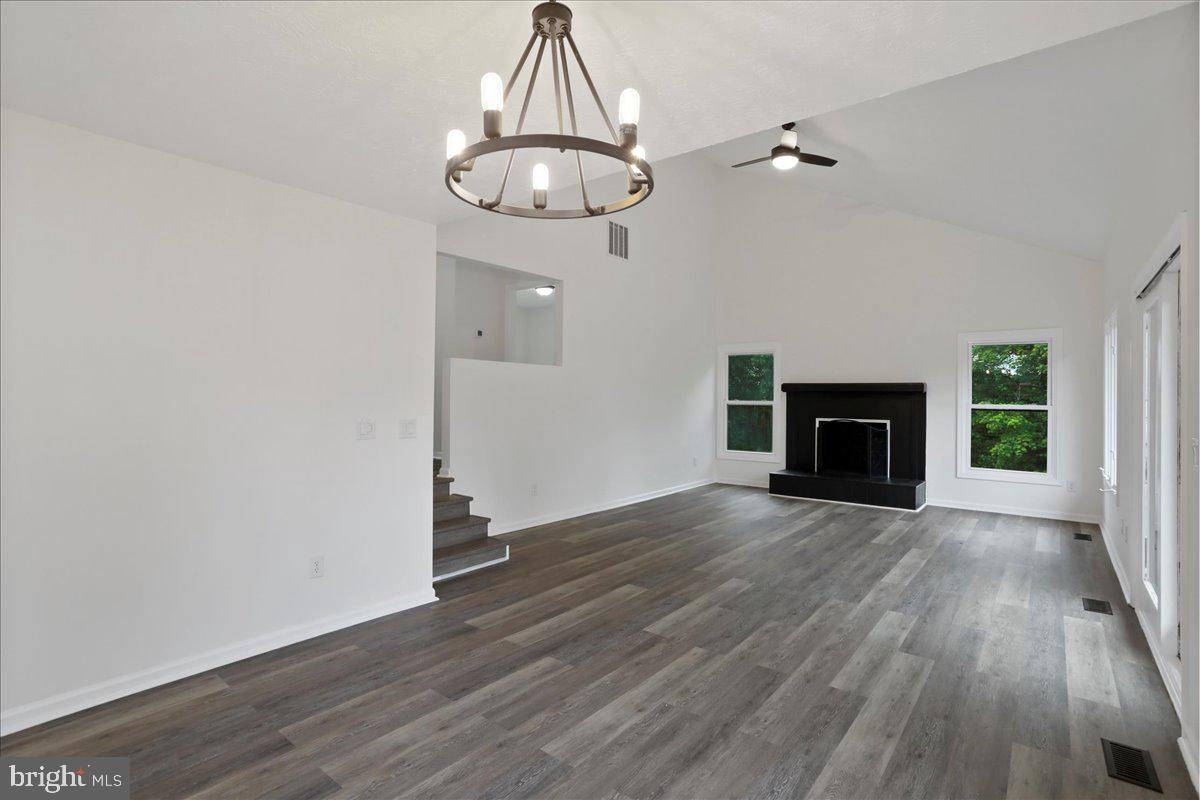 143 Zinn Way Property Photo 18