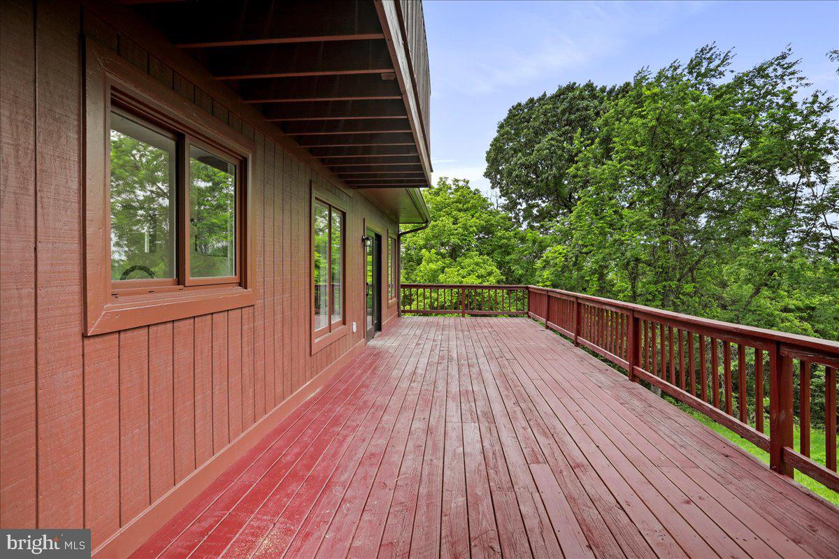 143 Zinn Way Property Photo 36