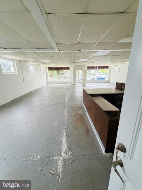 327 N Royal Ave Property Photo 3