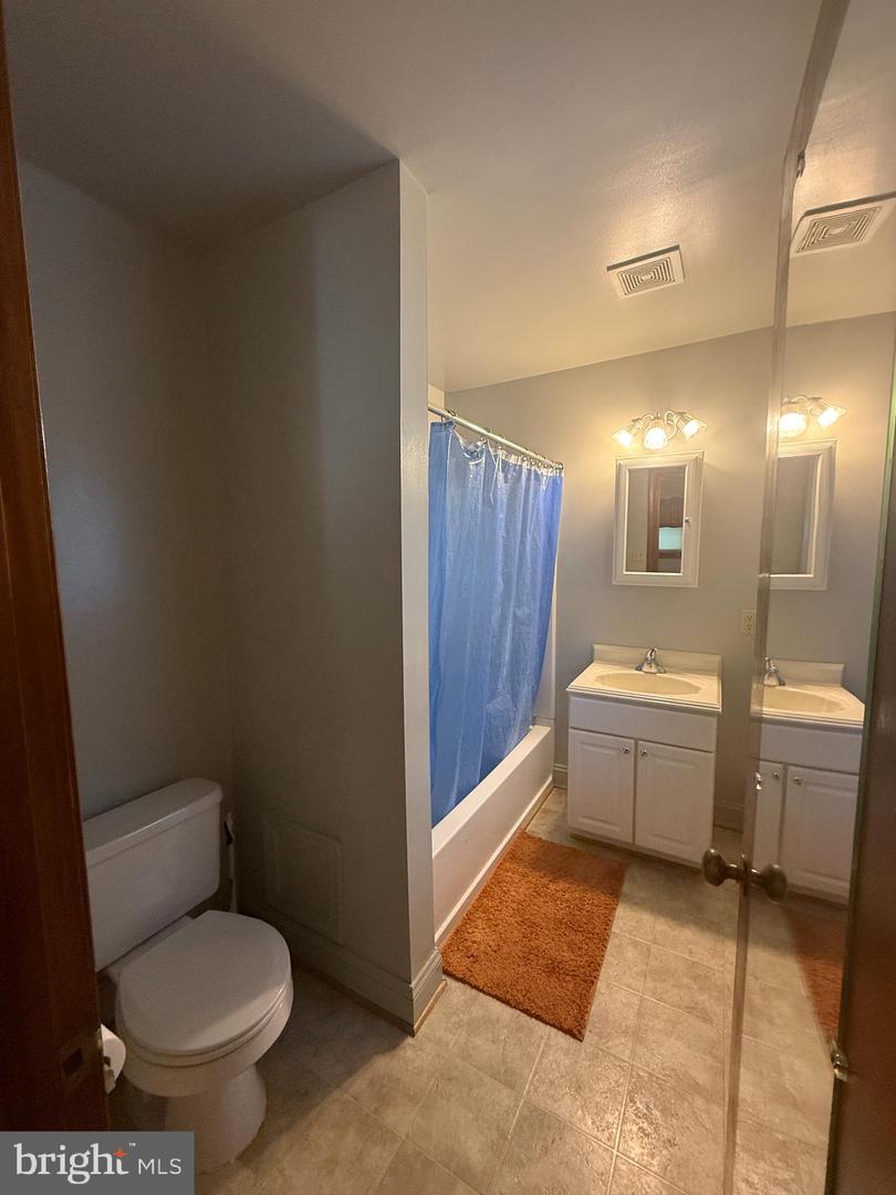 320 N Royal Ave #1 Property Photo 5