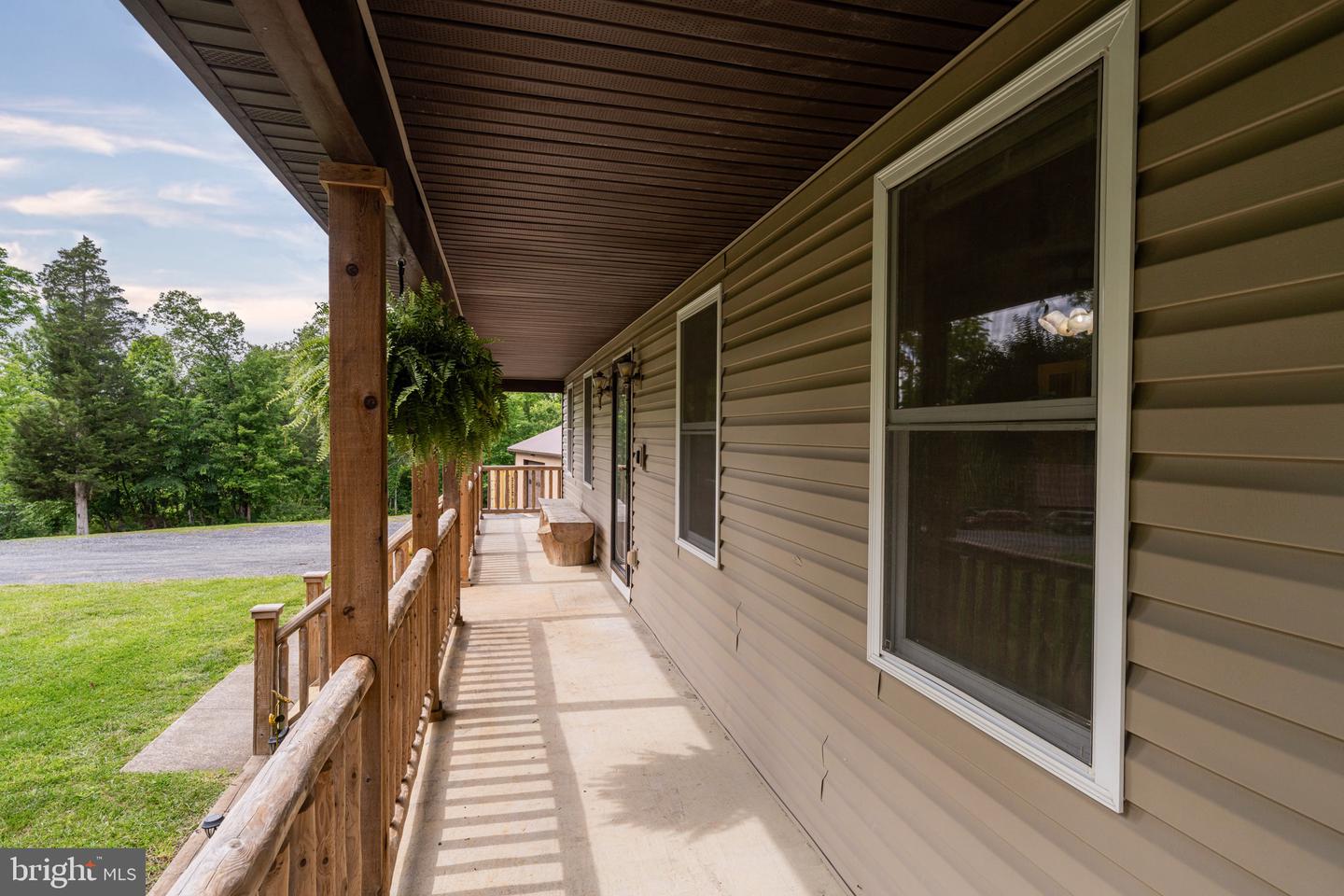 123 Beach Dr Property Photo 4