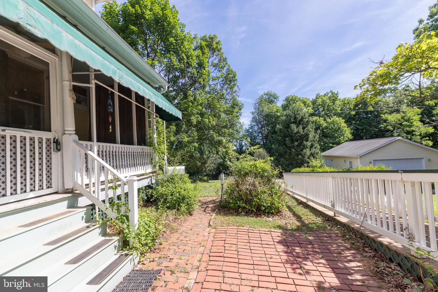 413 Grand Ave Property Photo 42
