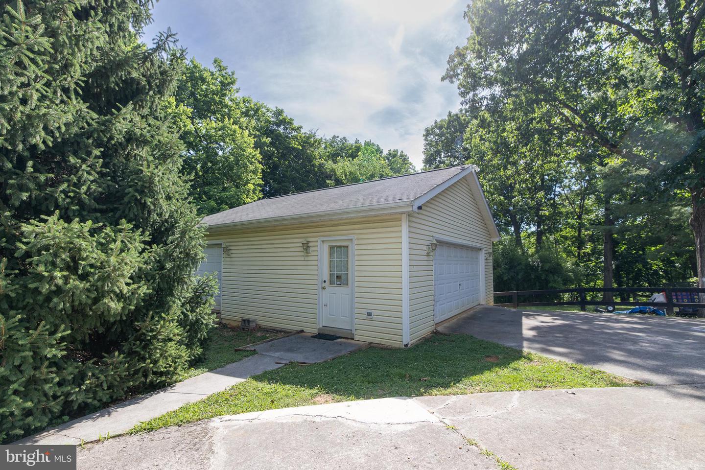 413 Grand Ave Property Photo 59