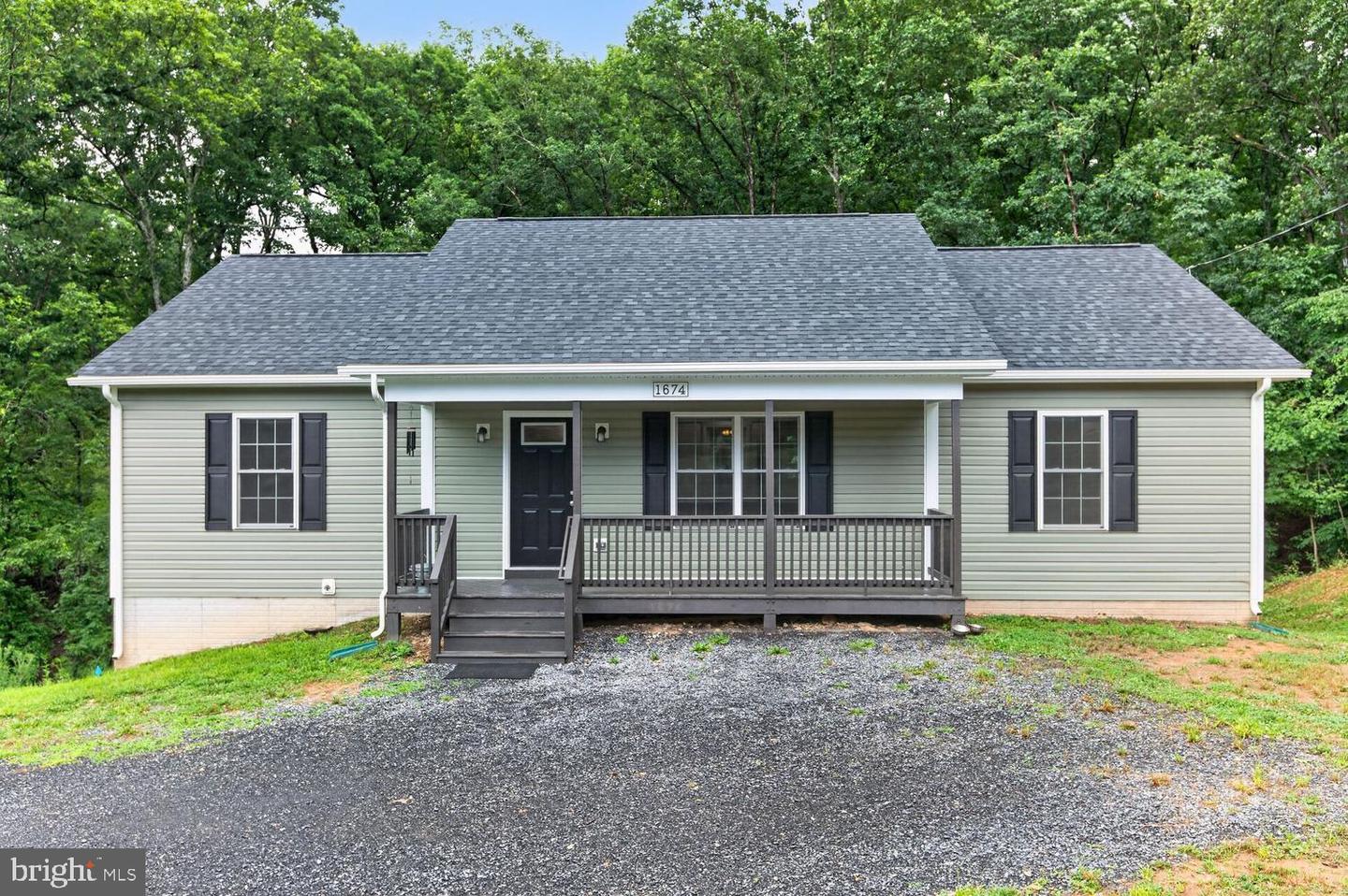 1674 Western Ln Property Photo 1