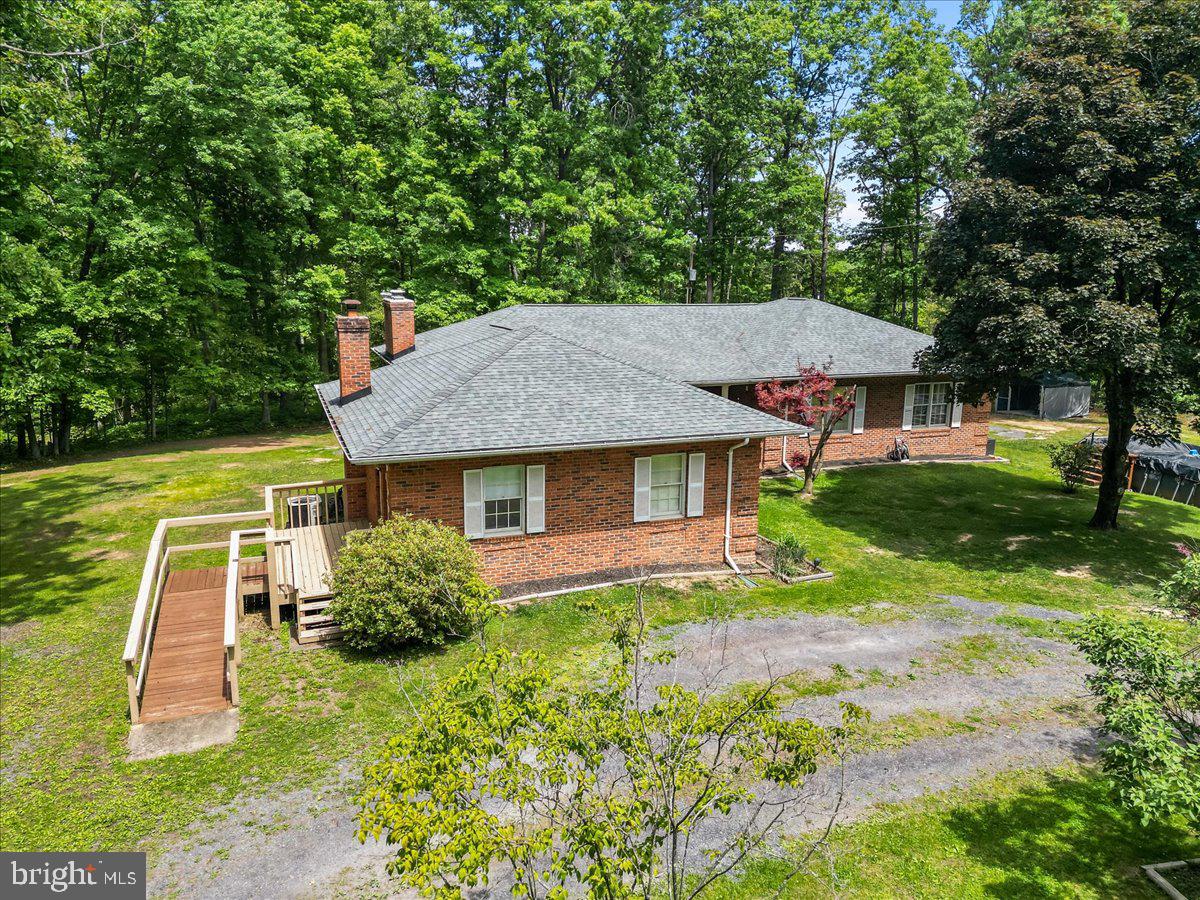 298 Mcdaniel Ln Property Photo 4
