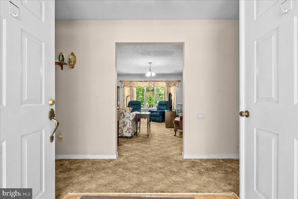 298 Mcdaniel Ln Property Photo 5