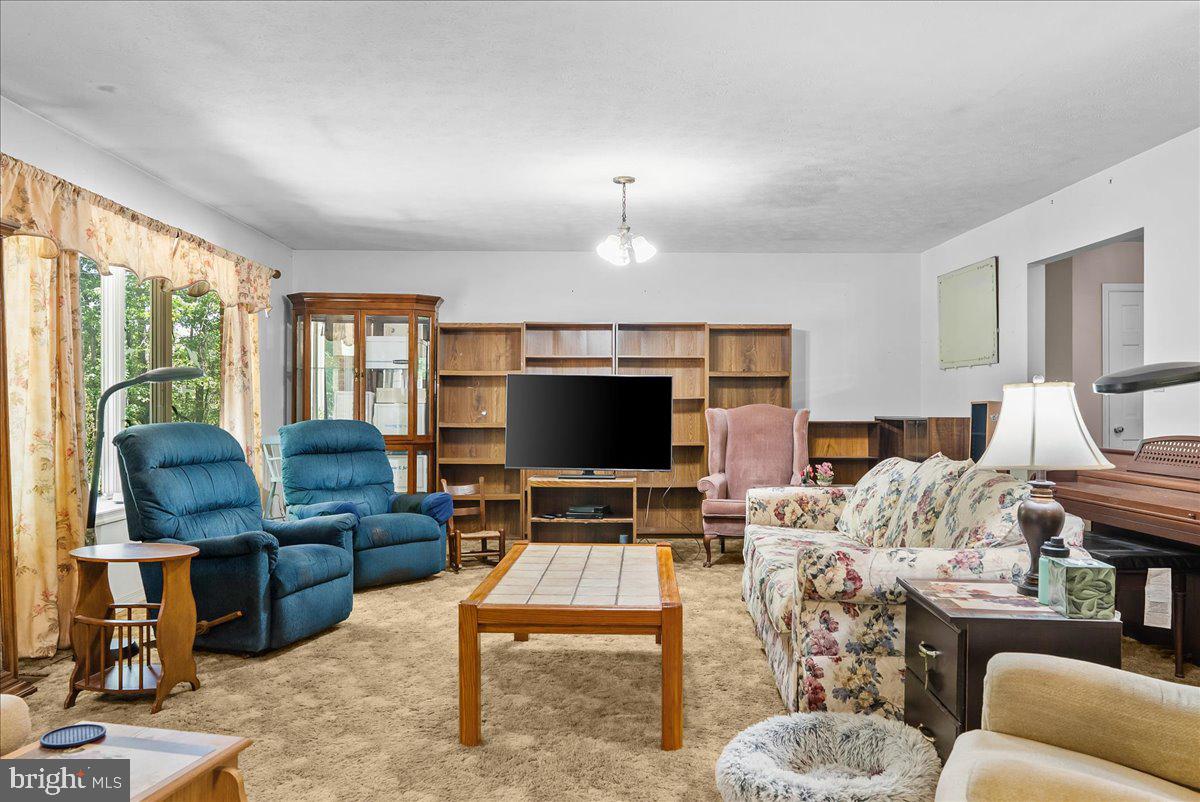 298 Mcdaniel Ln Property Photo 10