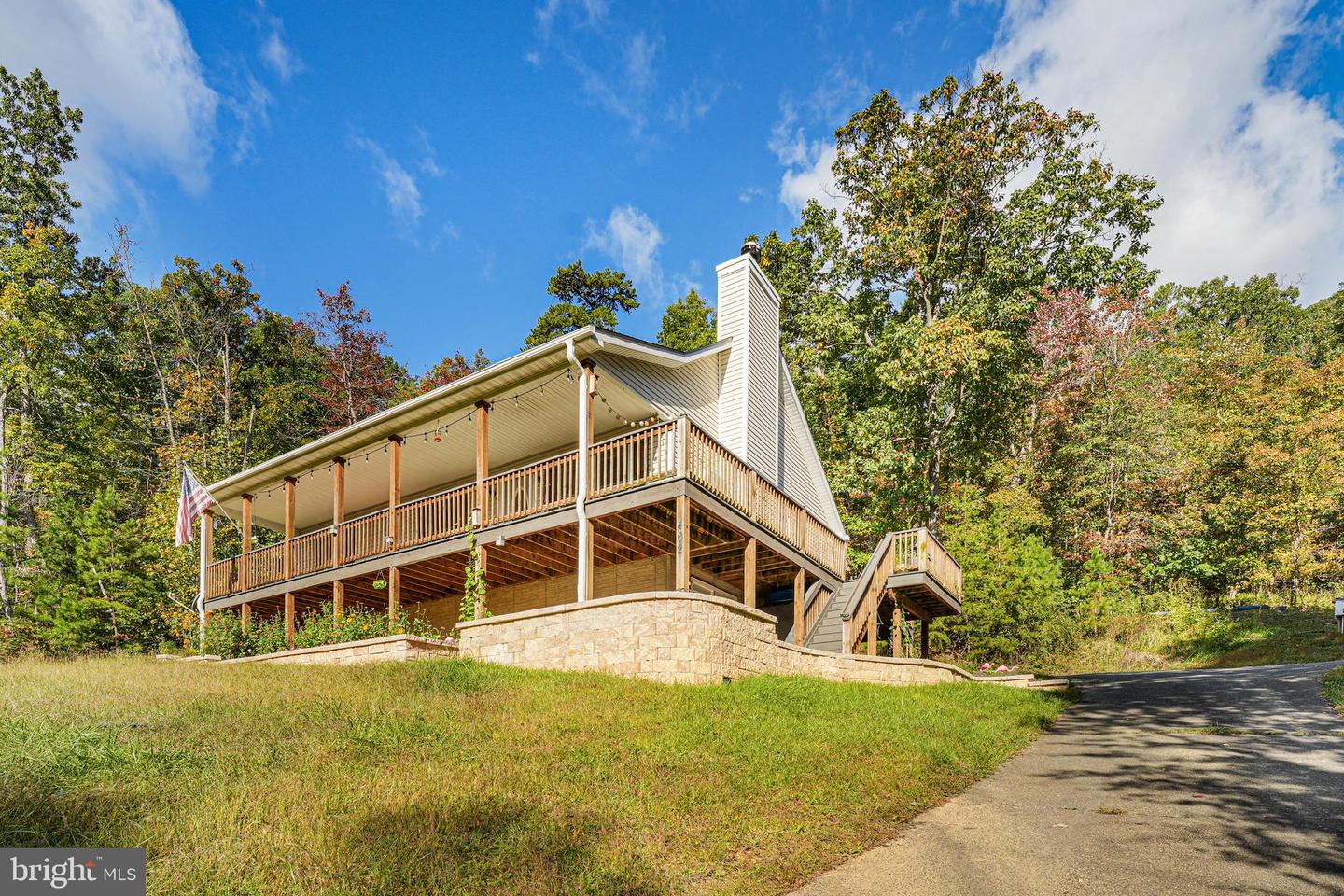 462 Gary Ln Property Photo 1