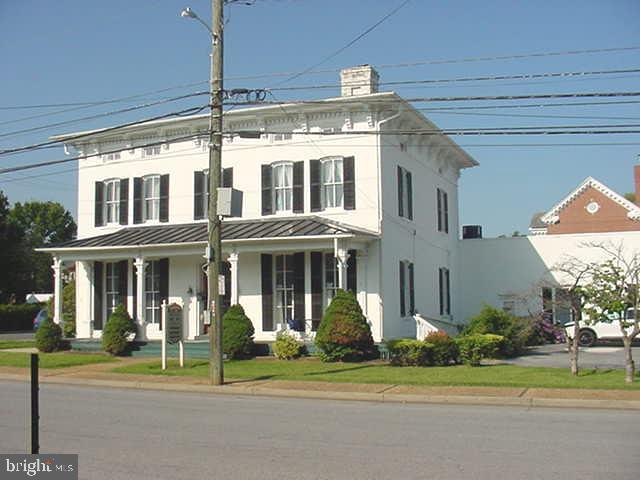 106 CHESTER ST #3 Property Photo 1