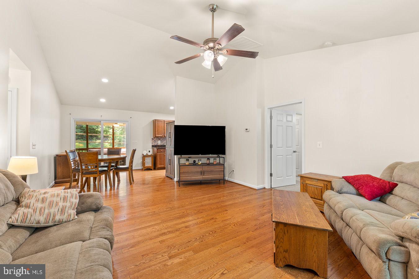 219 Woodpecker Way Property Photo 6