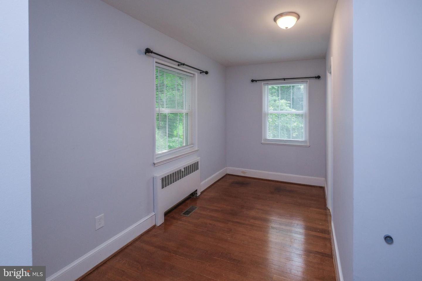 208 Salem Ave Property Photo 26