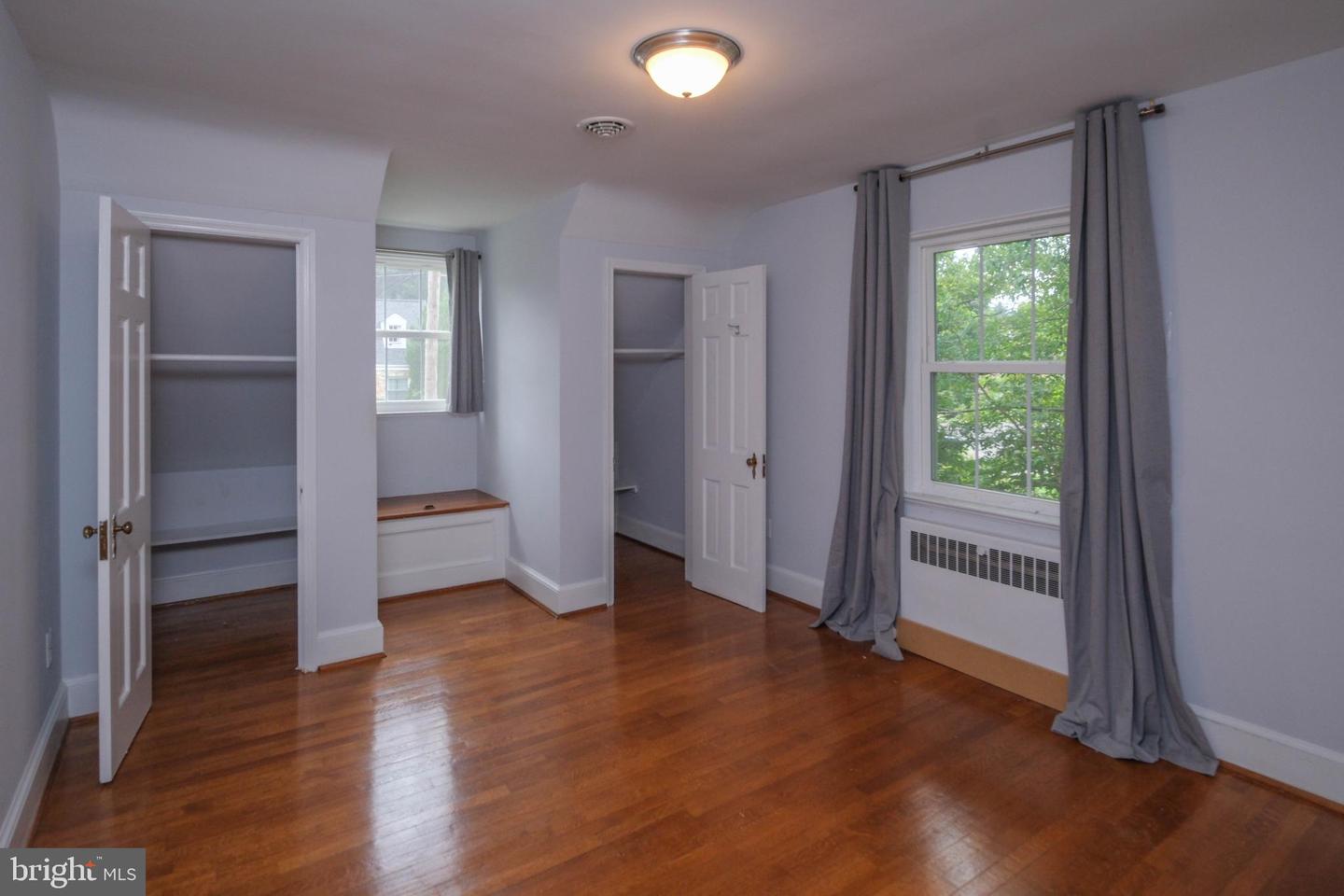 208 Salem Ave Property Photo 34