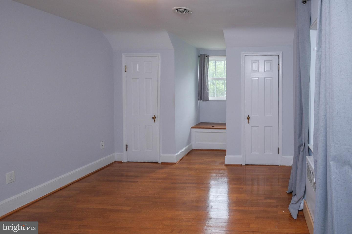 208 Salem Ave Property Photo 35