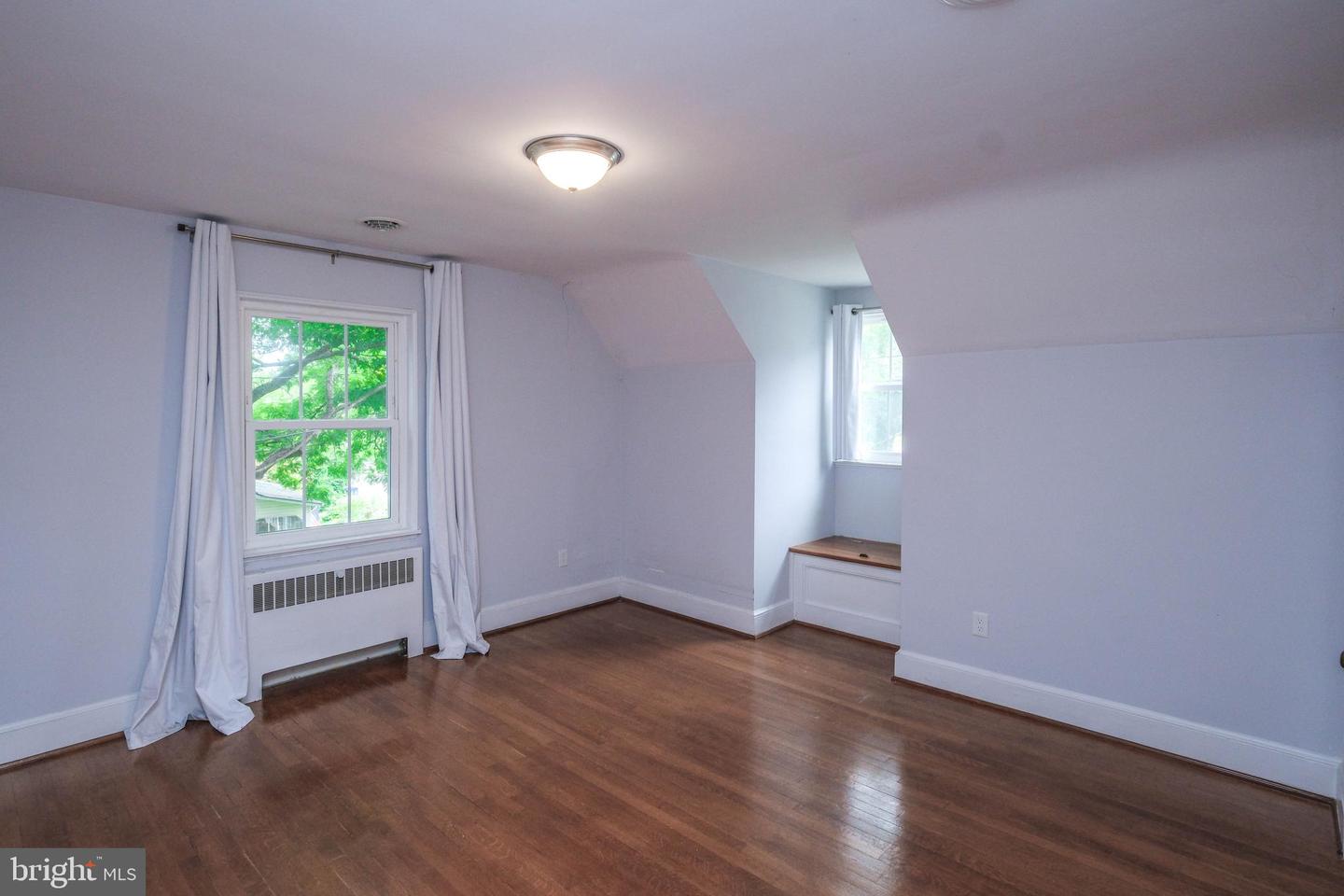 208 Salem Ave Property Photo 40