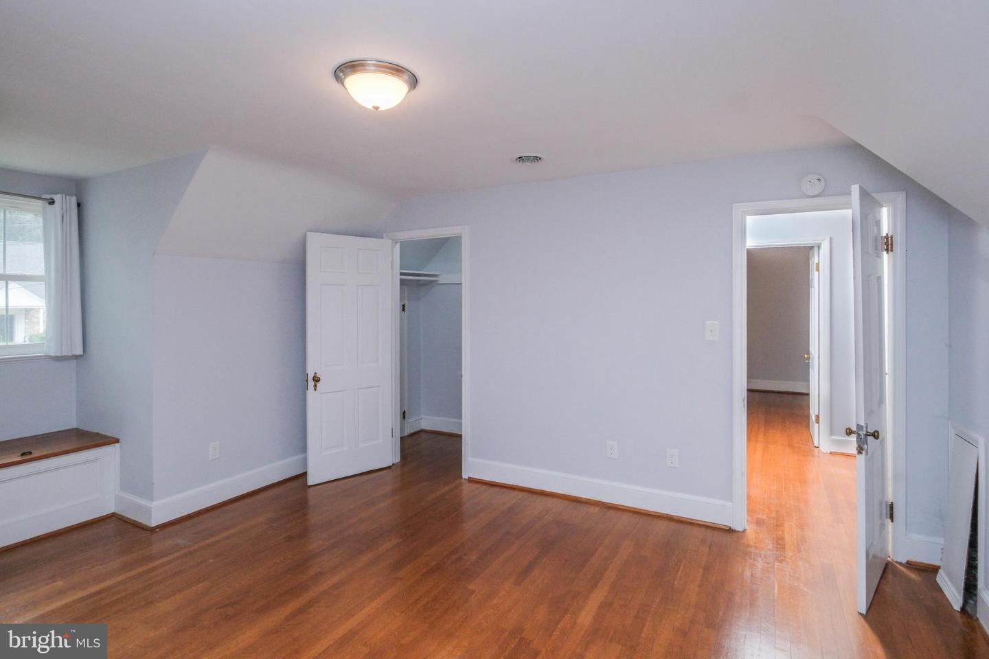 208 Salem Ave Property Photo 41