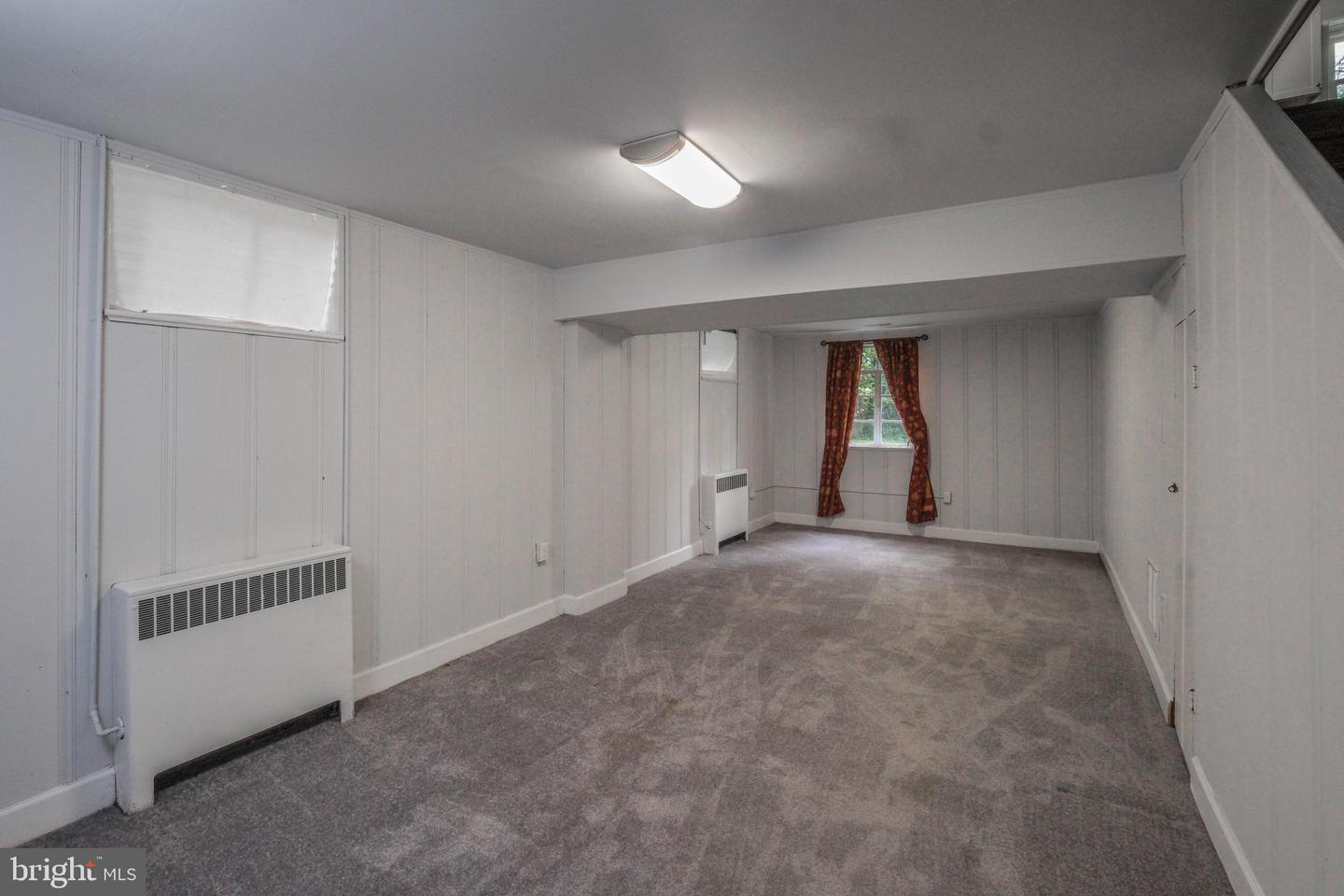 208 Salem Ave Property Photo 44