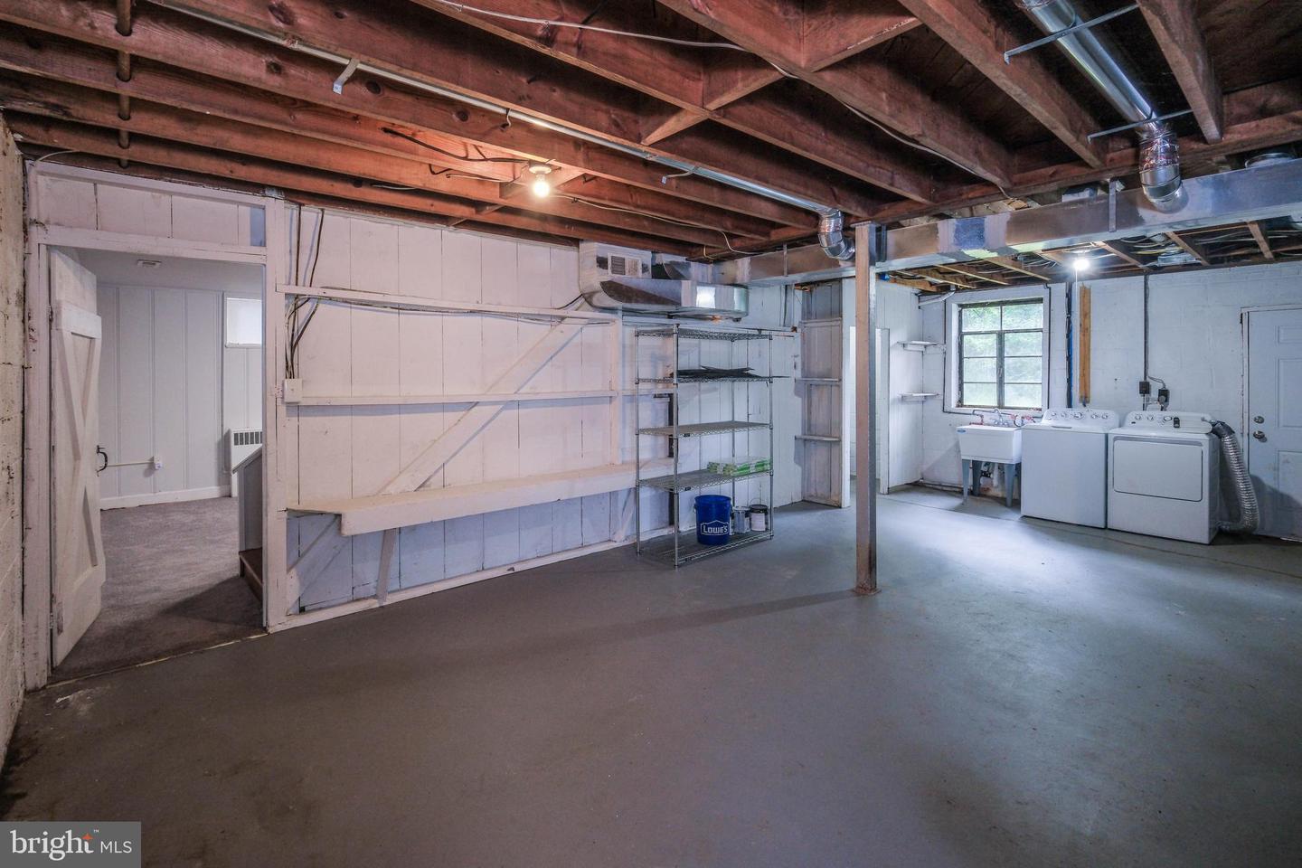 208 Salem Ave Property Photo 48