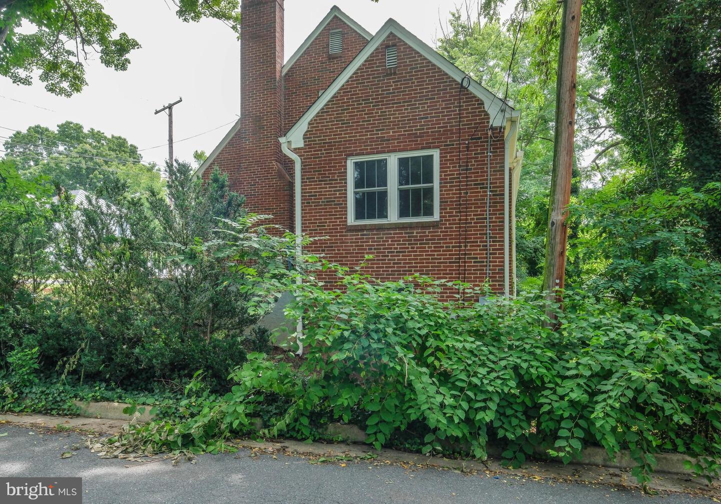 208 Salem Ave Property Photo 51