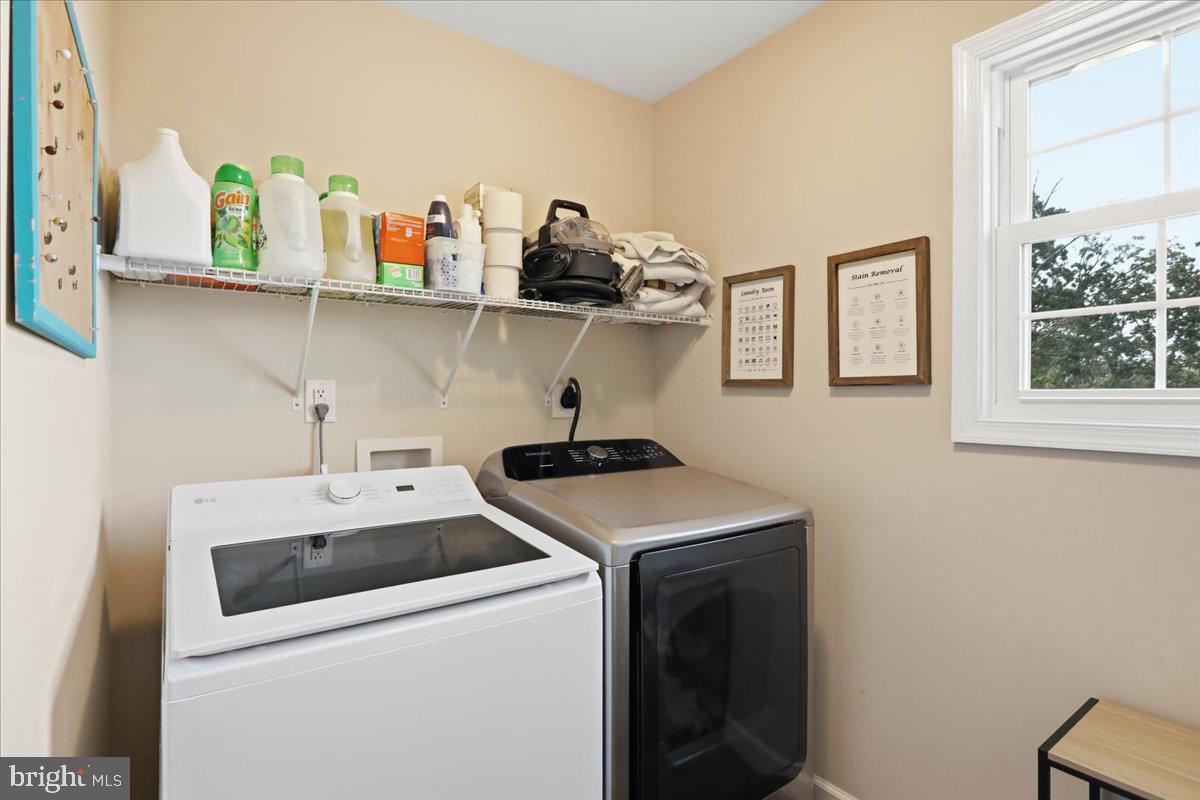 524 Lower Valley Rd Property Photo 23