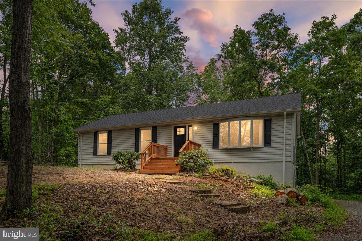 208 MOUNTAIN LAKE DR Property Photo 1