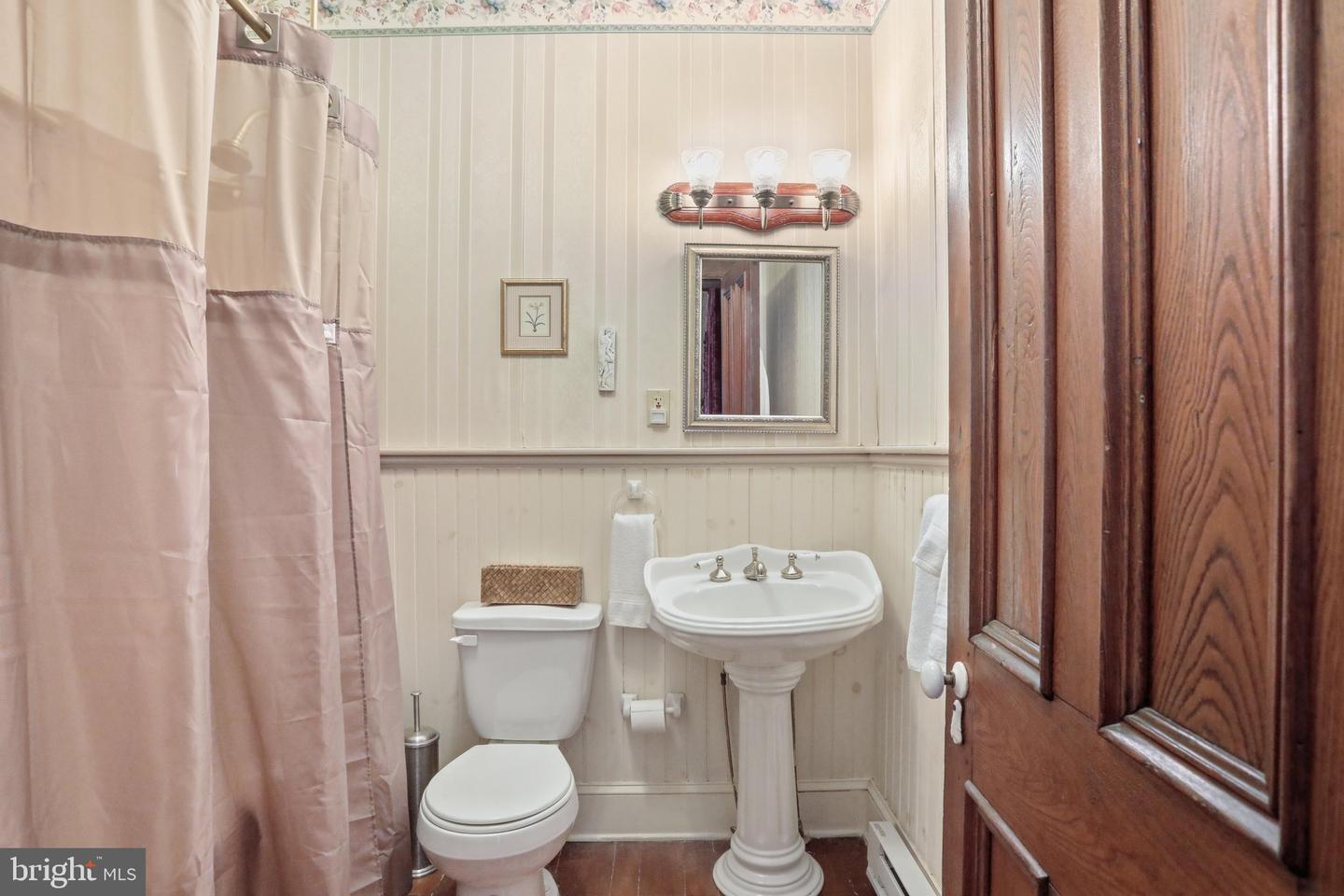 236 Riverside Dr Property Photo 10