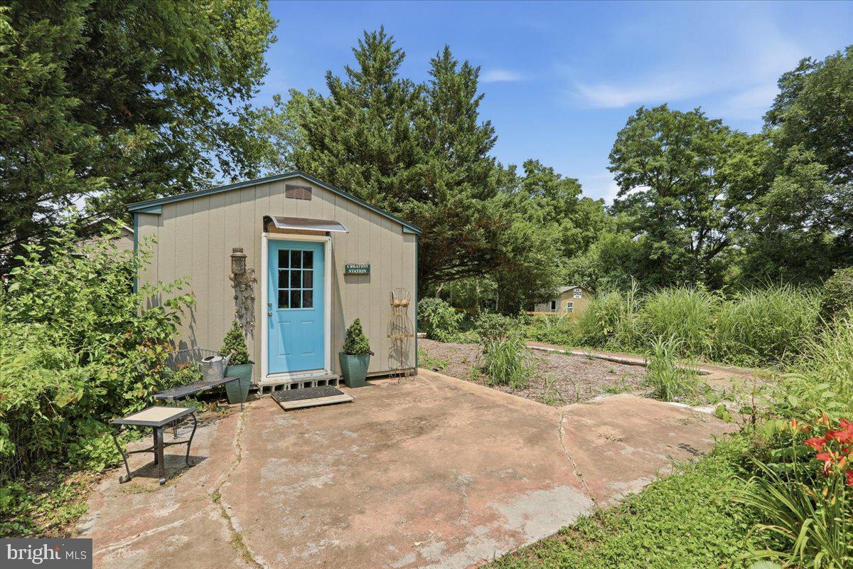 236 Riverside Dr Property Photo 49