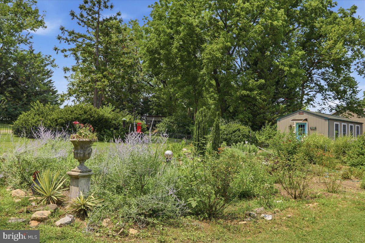 236 Riverside Dr Property Photo 51