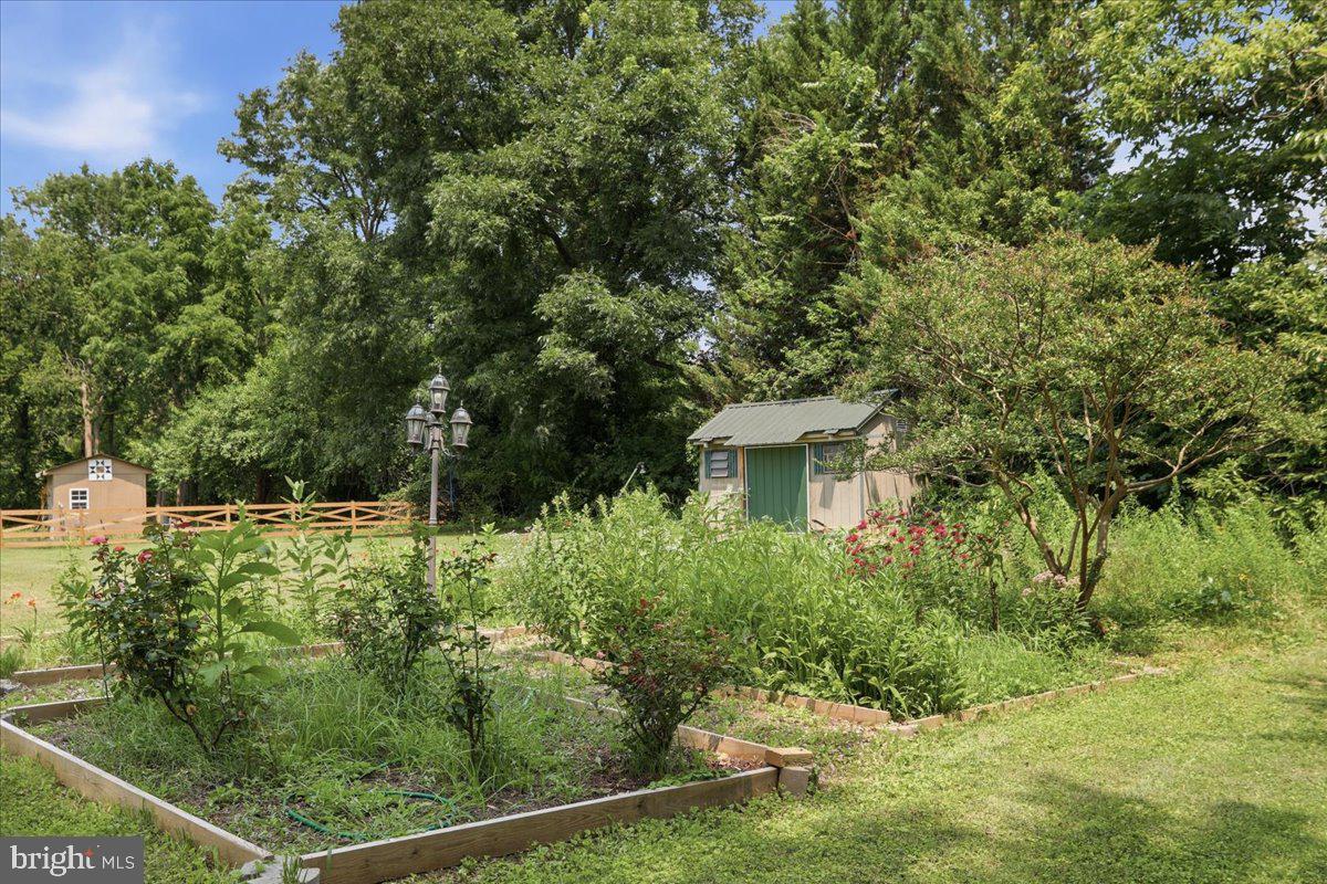 236 Riverside Dr Property Photo 52