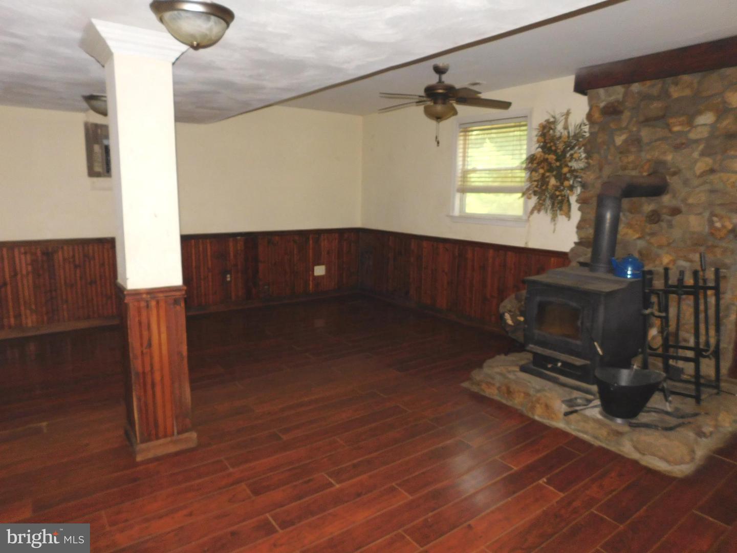 155 Gary Ln Property Photo 3