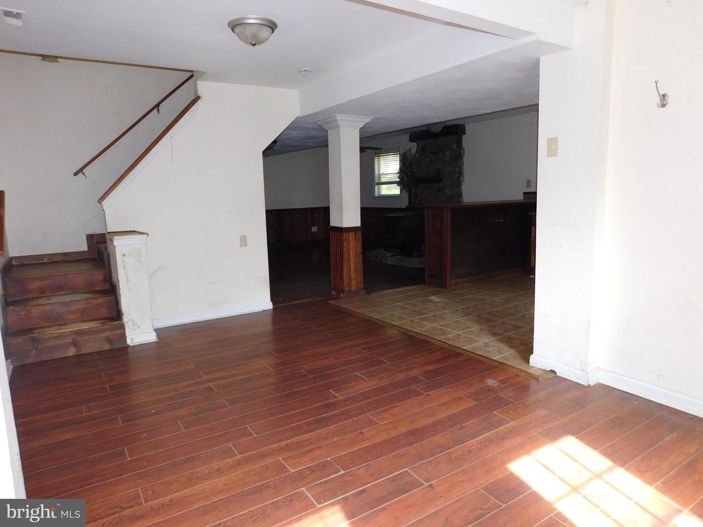 155 Gary Ln Property Photo 4