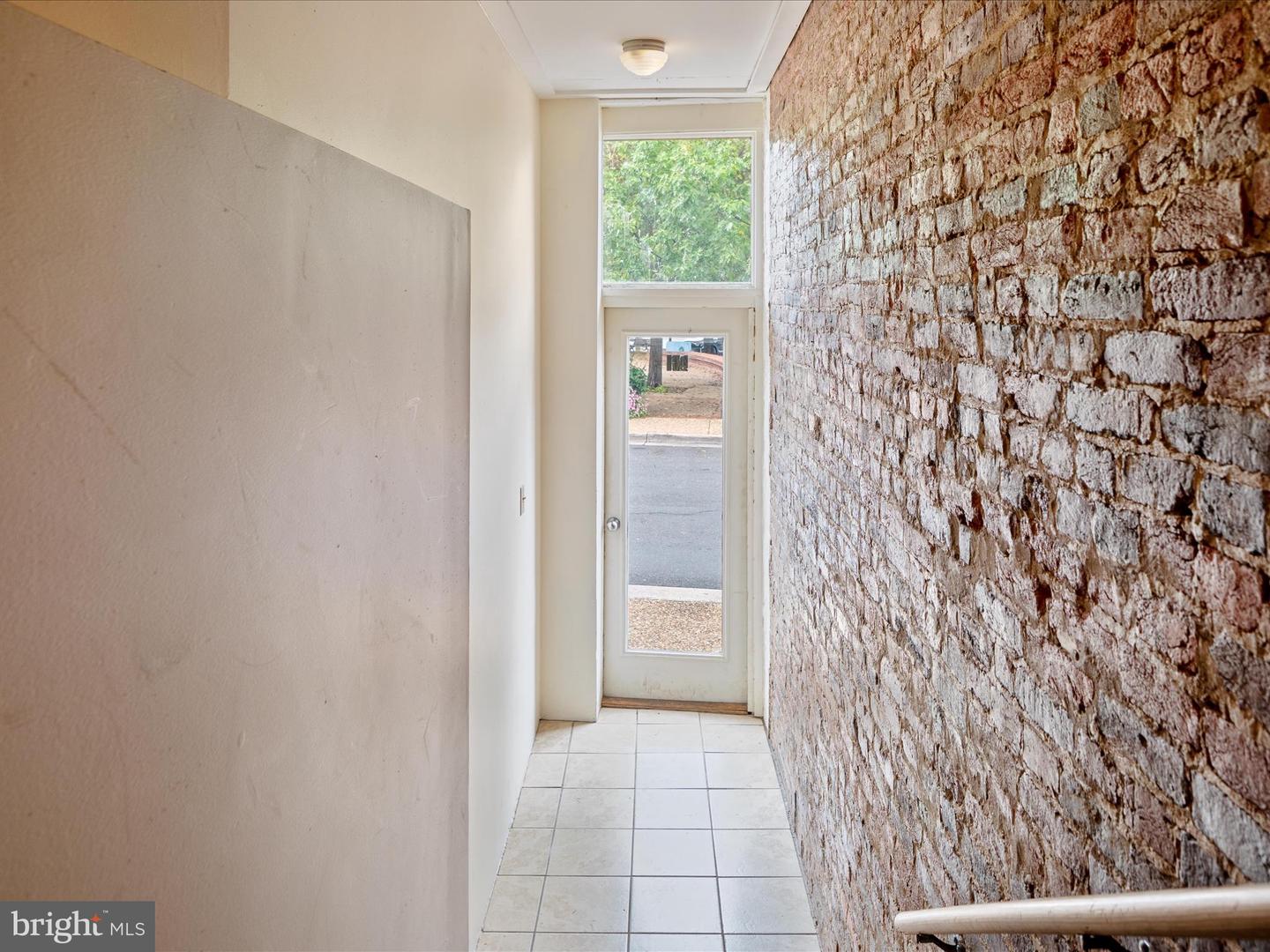 401 E Main St #b Property Photo 1